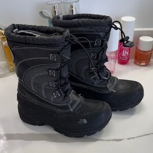 The North Face Black Insulated Boots size 1 kids